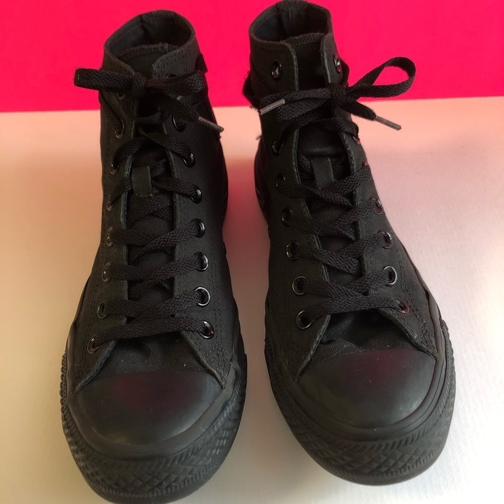 ALL BLACK Chuck Taylor Converse